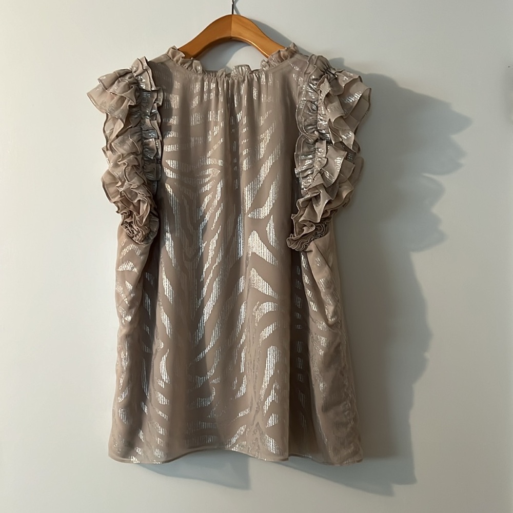 Cap sleeve/ sleeveless blouse - Picture 2 of 6